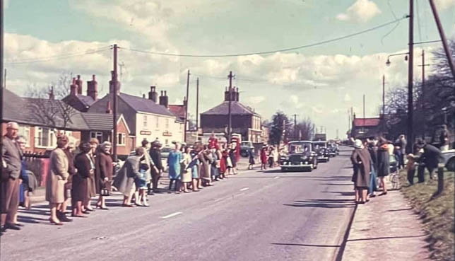 The Queen & Duke of Edinburgh passing through Hambleton