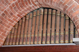Organ pipes at the side